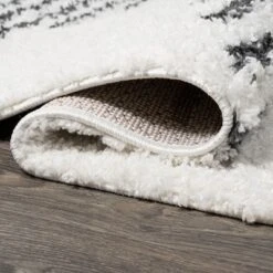 JONATHAN Y Elm Diamond Stripe Geometric Shag Indoor Area Rug -Jonathan Y Store GUEST bd16acaf 2903 4776 9351 c7e7bd545981